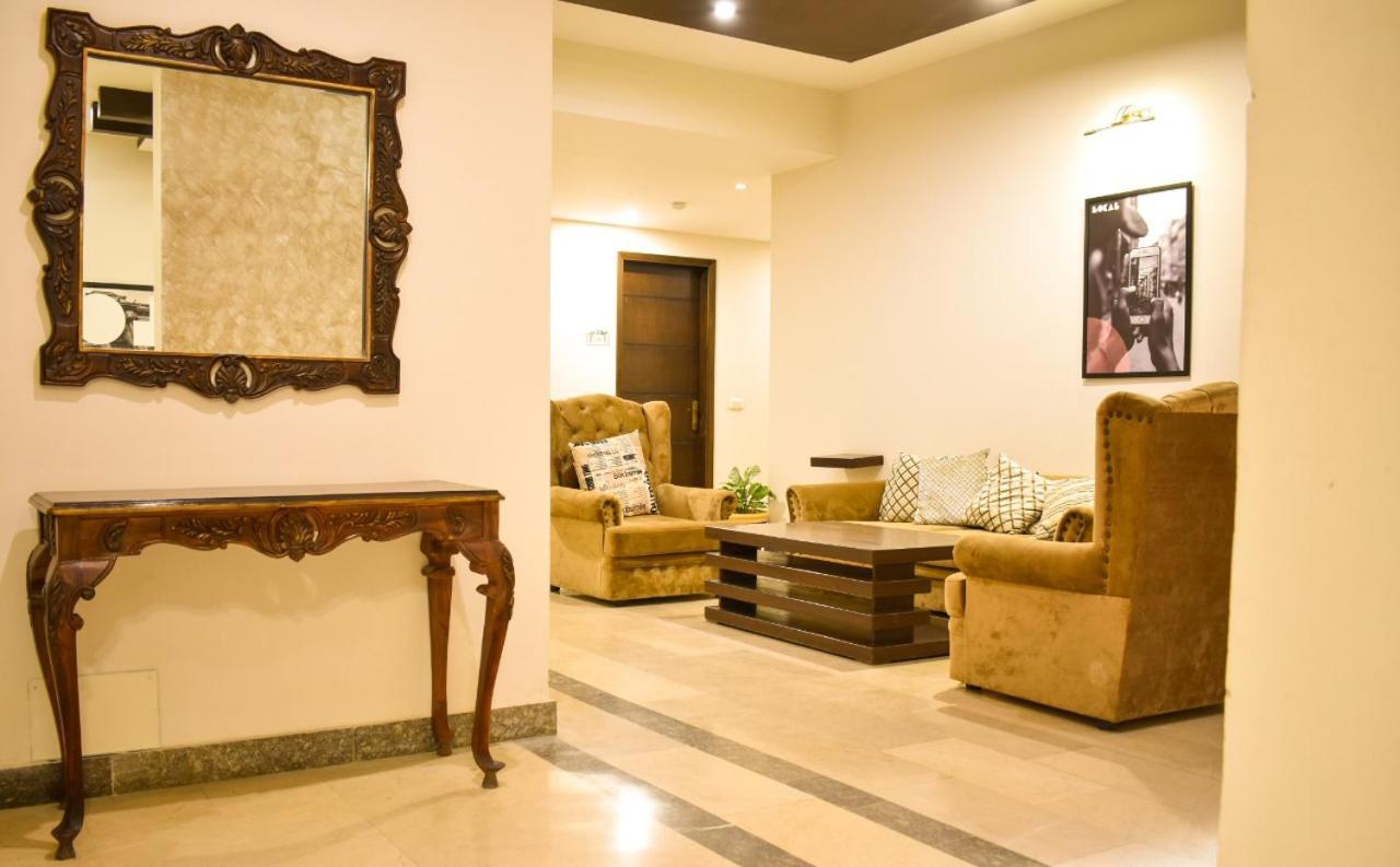 Lokal Rooms X Shahrah-E-Faisal Karachi Esterno foto